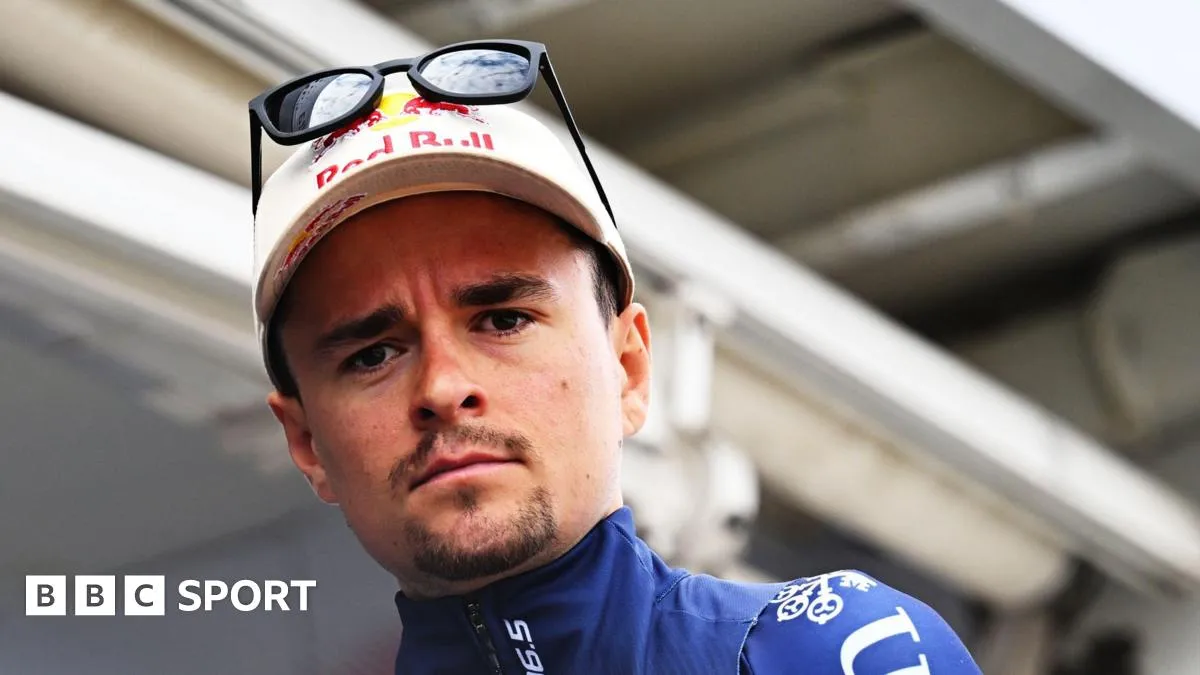 Tom Pidcock se retrage din Volta a Catalunya după o cădere „înspăimântătoare” într-o ravenă: „Am căzut de la 60 km/h și sunt relativ bine”