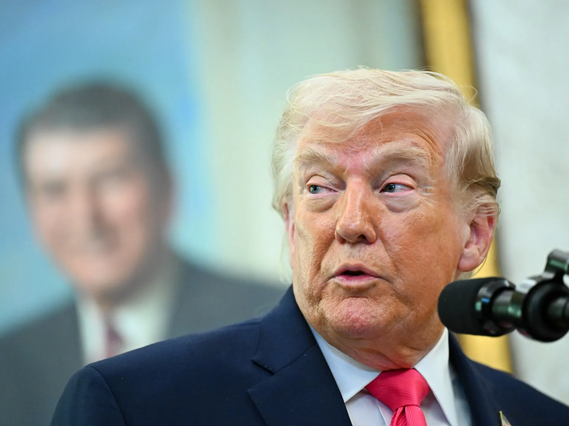 La un lună de la debutul conflictului, dezaprobarea publică este la cote alarmante, dar legislatorii americani nu iau nicio măsură împotriva războiului cu Iranul
