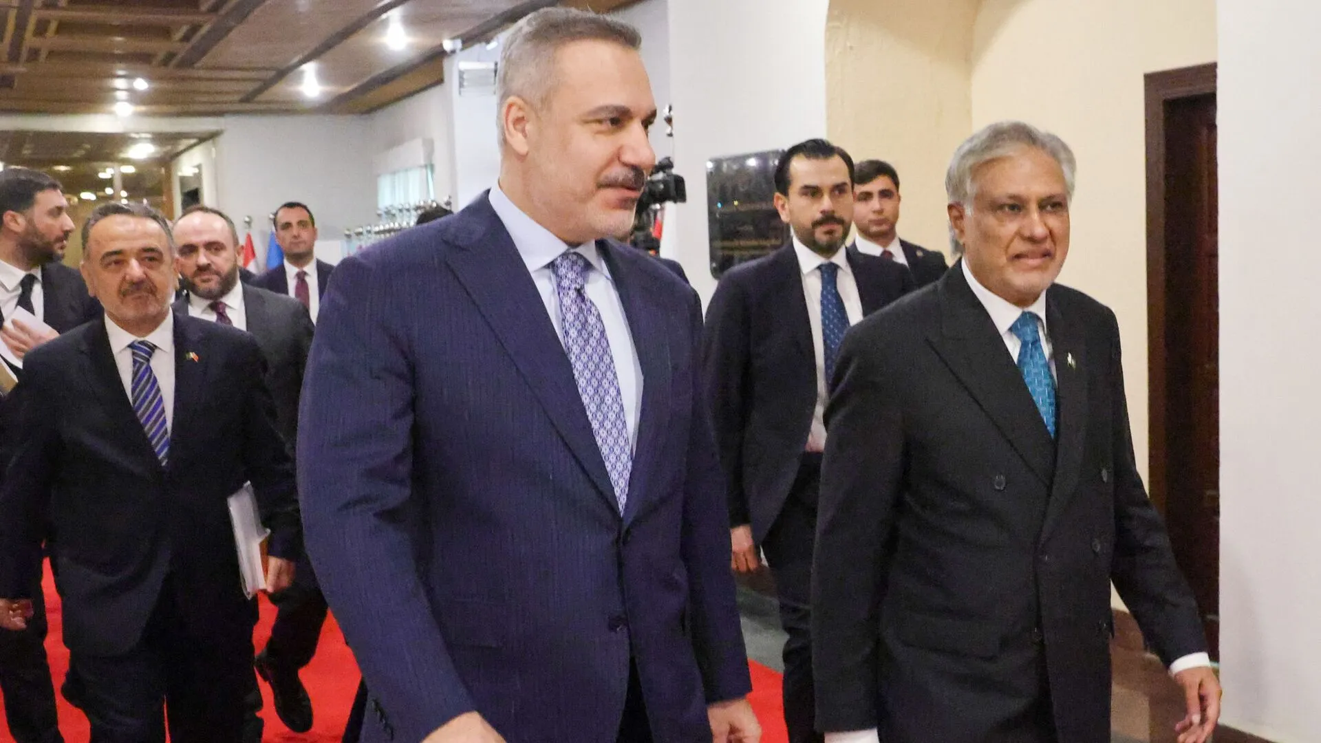 Pakistan găzduiește un summit diplomatic crucial cu oficiali saudiți, turci și egipteni pentru a media conflictul dintre SUA și Iran