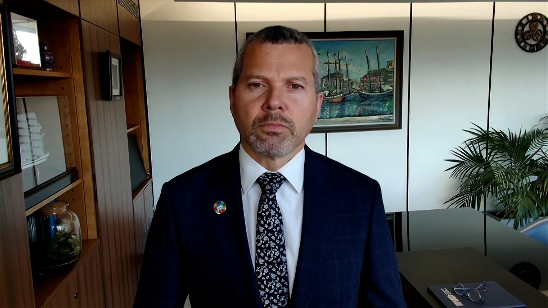 „Putem asigura nava, dar nu putem asigura o viață omenească”: Criza umanitară din Strâmtoarea Hormuz
