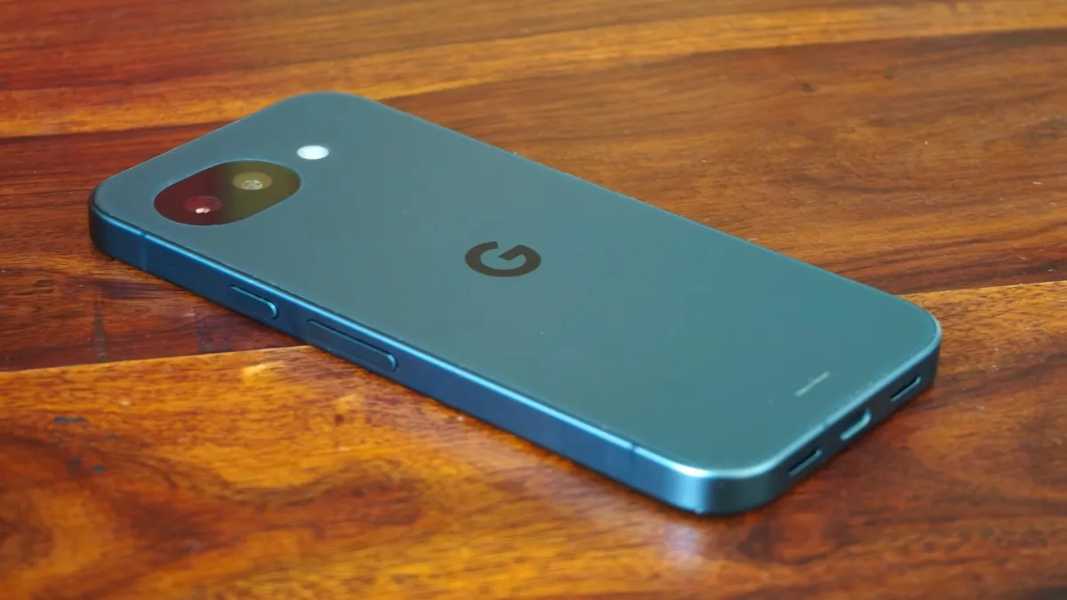 Google Pixel 10a: Revenirea la un design plat și simplitate, fără a sacrifica experiența