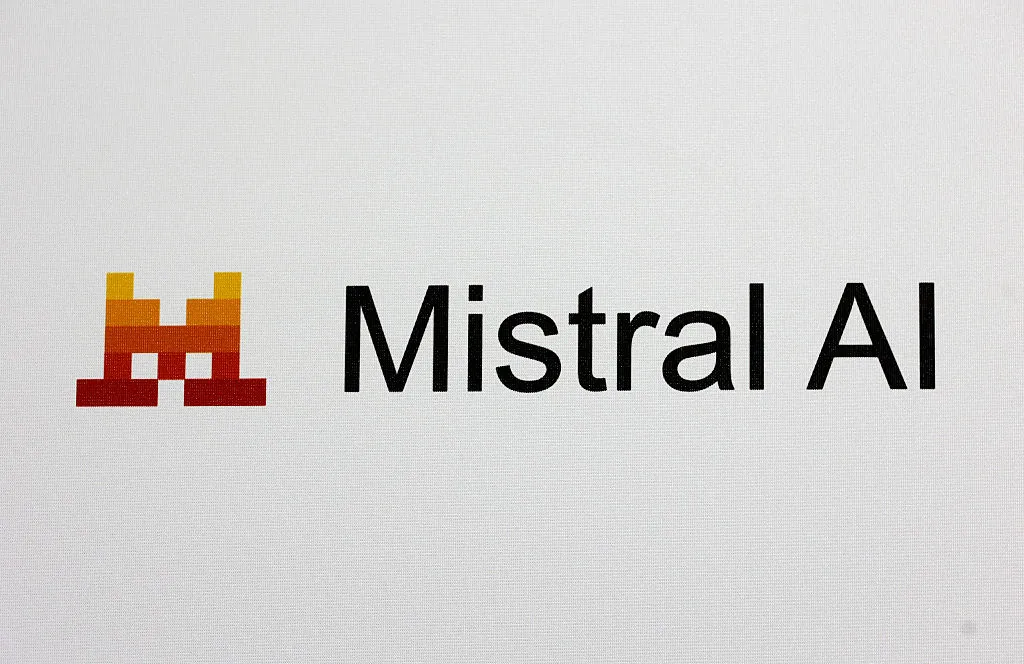 Mistral AI atrage 830 de milioane de dolari în finanțare prin datorie pentru a construi un centru de date lângă Paris: Un pas strategic către suveranitatea digitală europeană