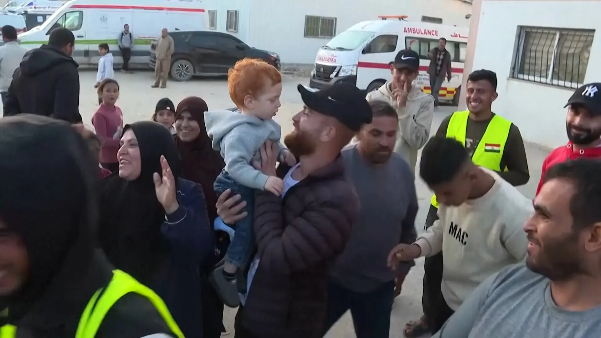 Copiii evacuați din Gaza ca nou-născuți s-au întors acasă ca toddleri după mai bine de doi ani de la plecare