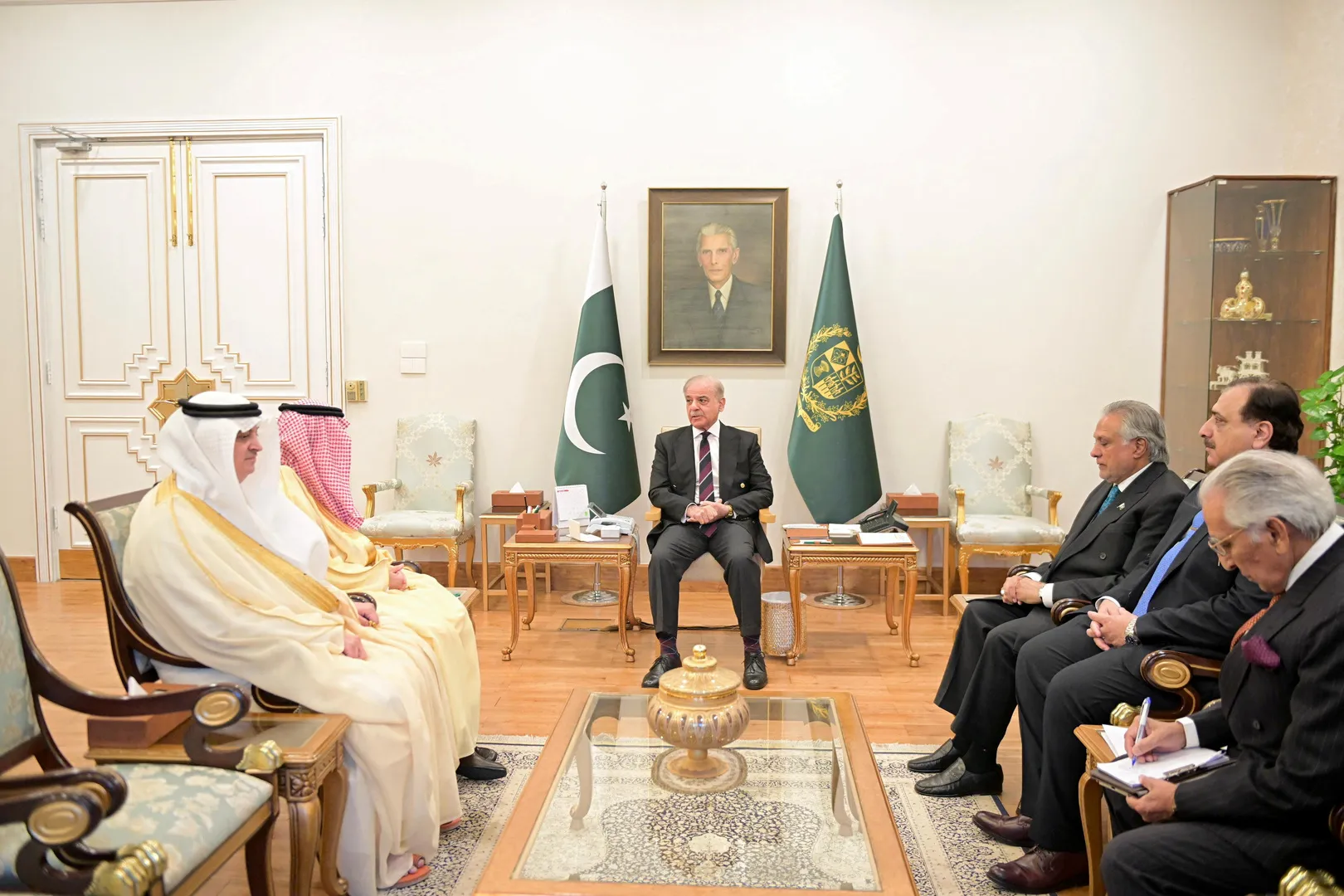 Cum s-a poziționat Pakistanul în centrul gestionării crizelor globale