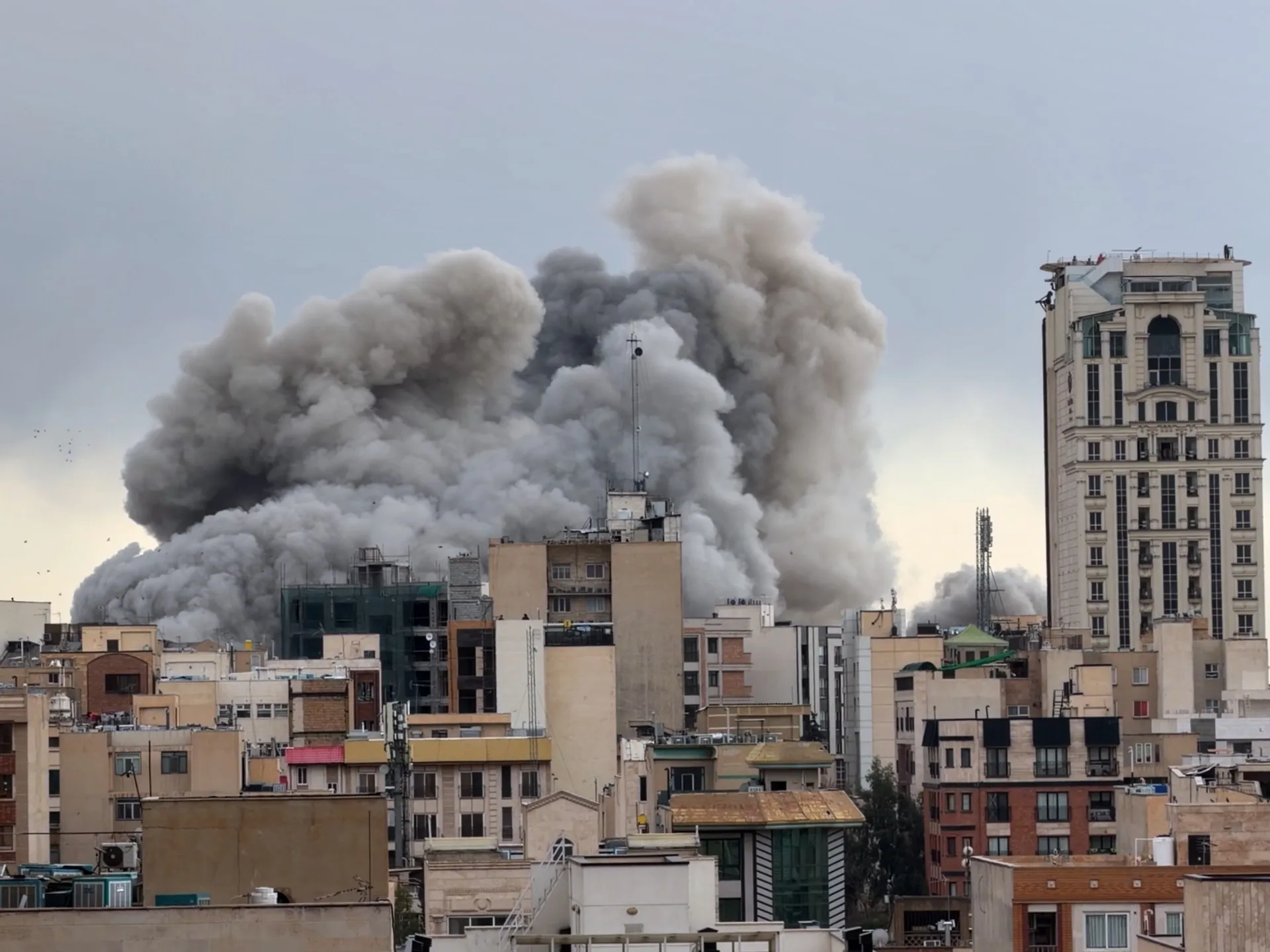 Războiul din Iran: Ce se întâmplă în a 33-a zi a atacurilor SUA-Israel