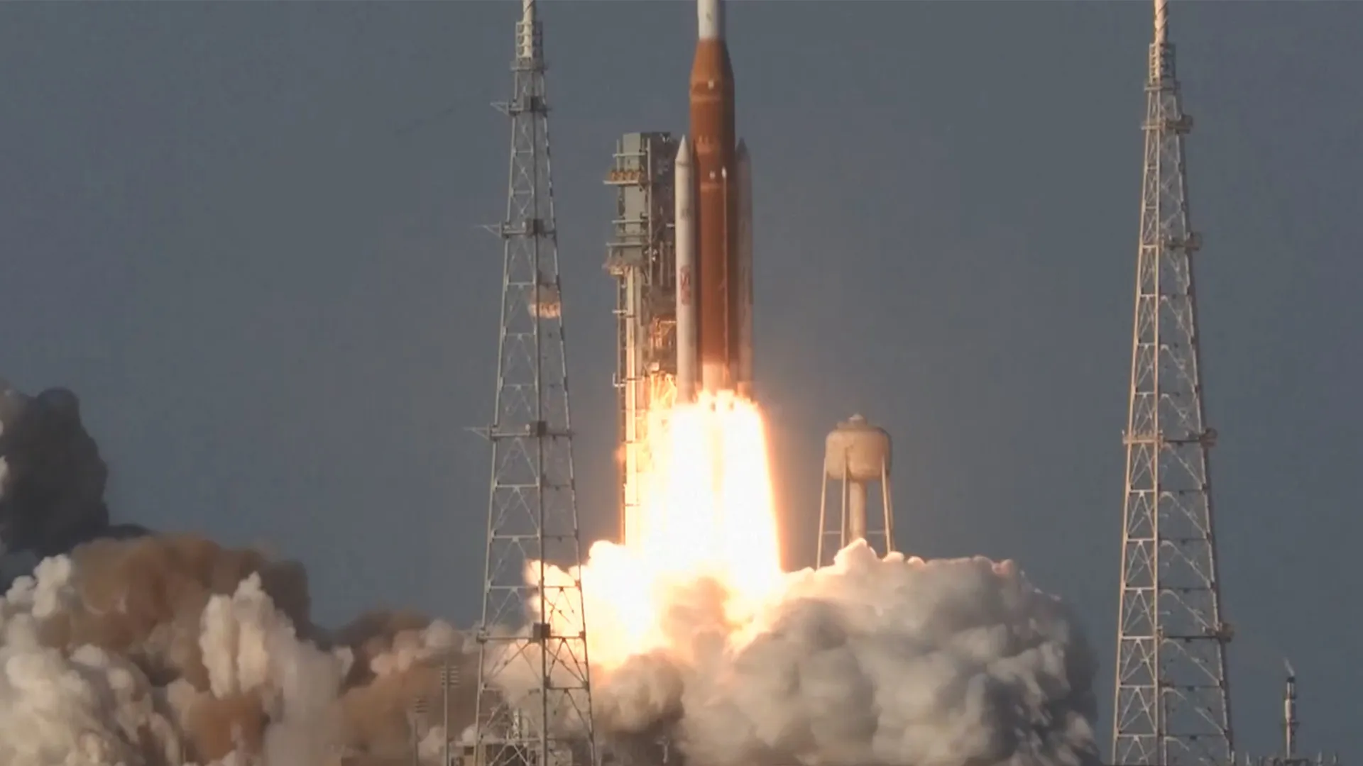 Artemis II: NASA Lansază cu Succes Patru Astronauți în Călătorie spre Lună - Misiunea Spațială Americană cea mai Ambilioasă din Ultimele Decenii