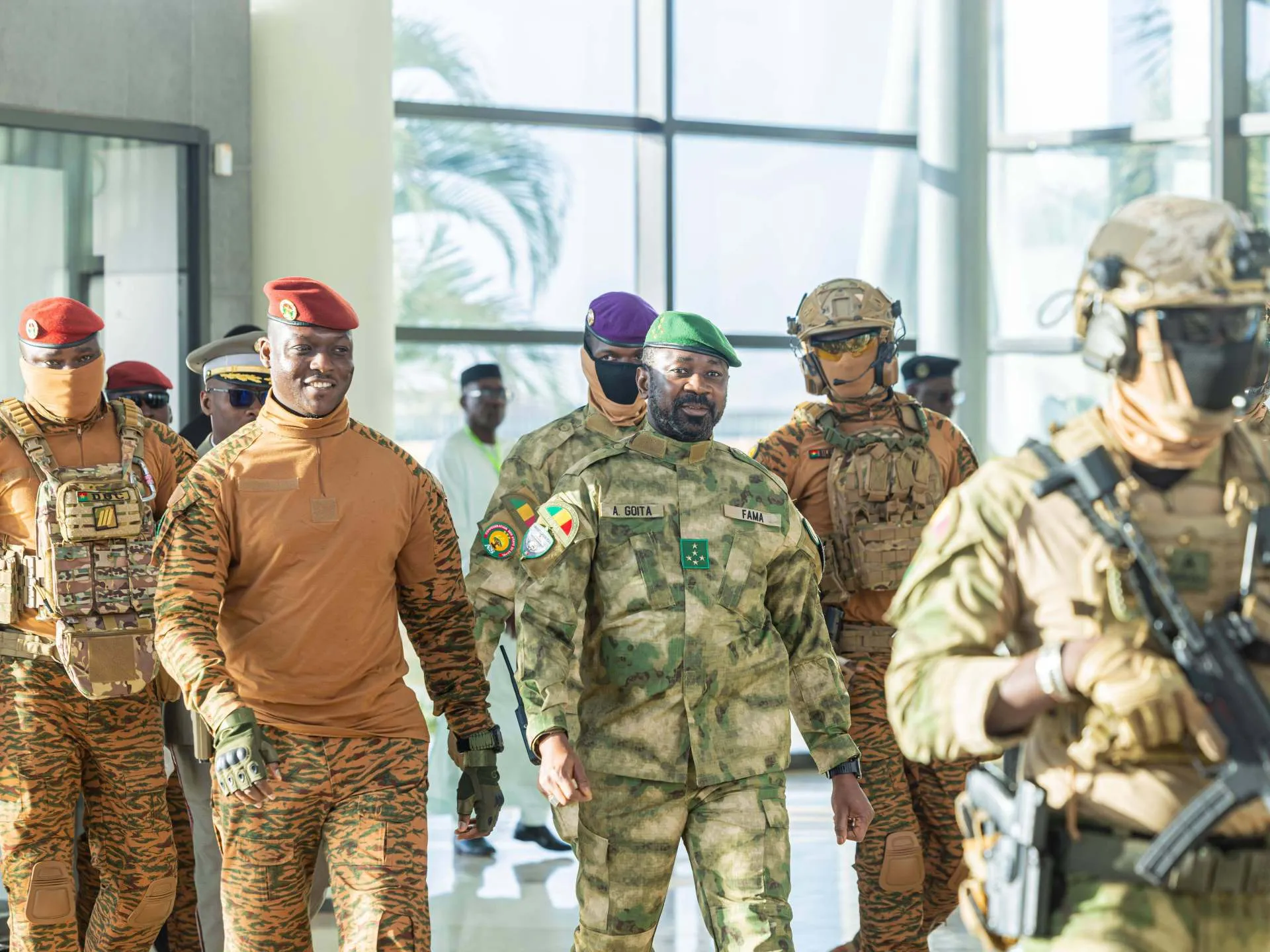 Forțele militare din Burkina Faso și grupările aliate comit abuzuri oribile împotriva civililor: raport HRW