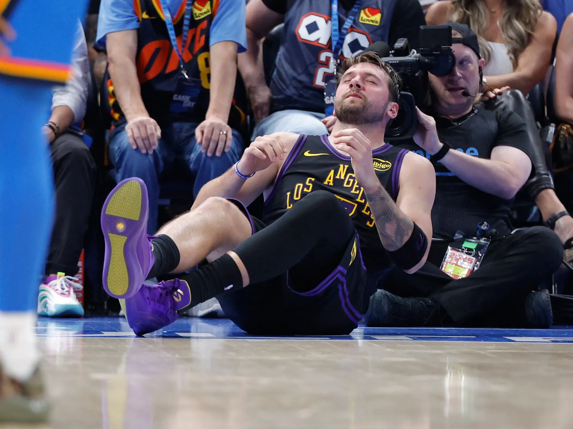 Lakers suferă una dintre cele mai dramatice înfrângeri din sezon în fața Thunder, iar Doncic se accidentează la ischiogambieri