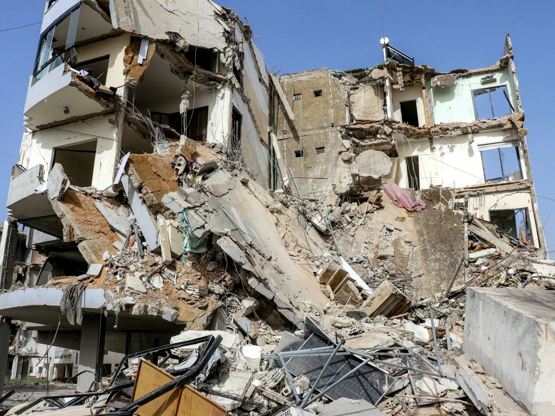 Războiul cu Iranul: Ce se întâmplă în a 37-a zi a atacurilor americano-israeliene