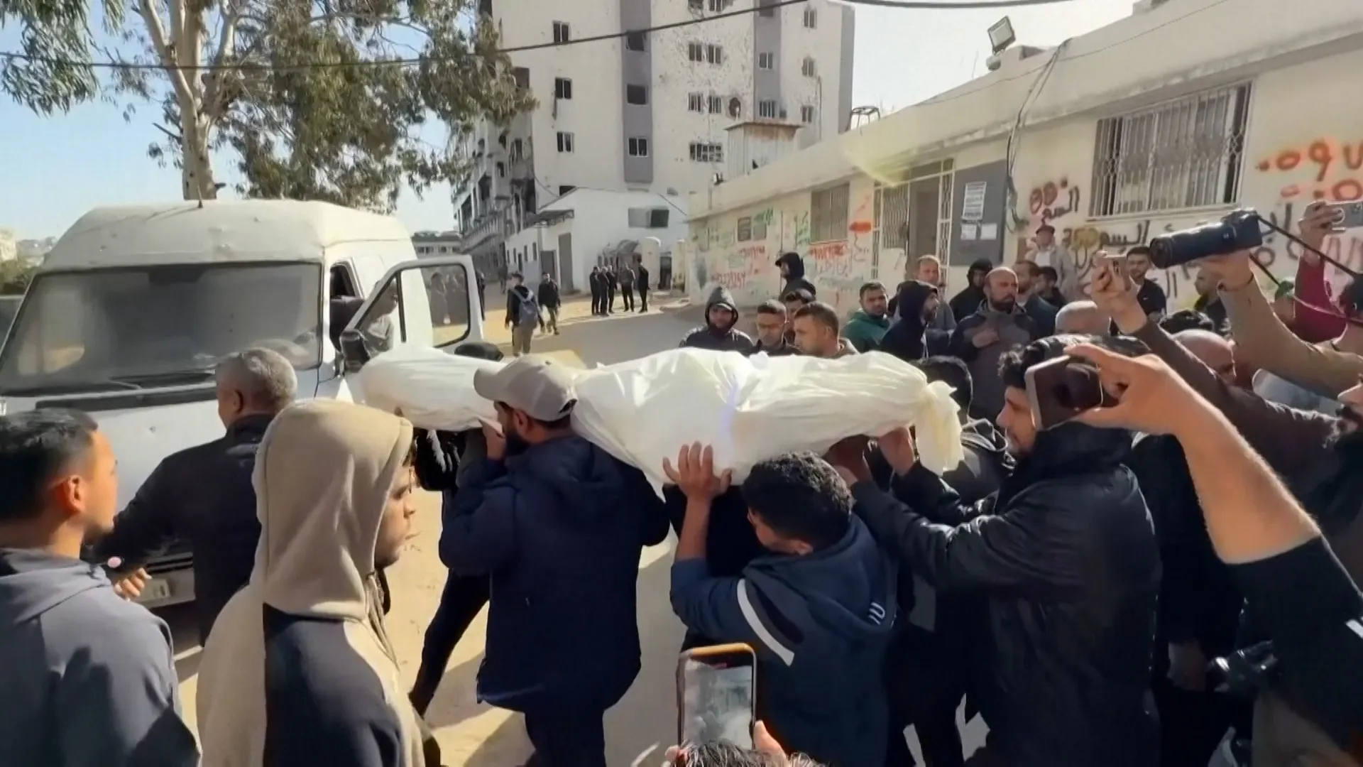 Israel continuă atacurile letale asupra Gazei, simultan cu loviturile în Iran și Liban