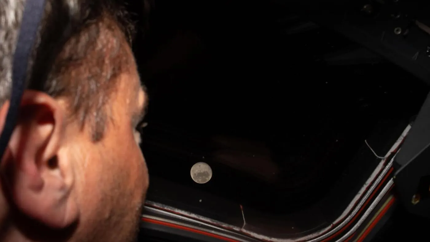 Astronauții Artemis II au ocolit Luna, au doborât un record Apollo și au asistat la o eclipsă de soare