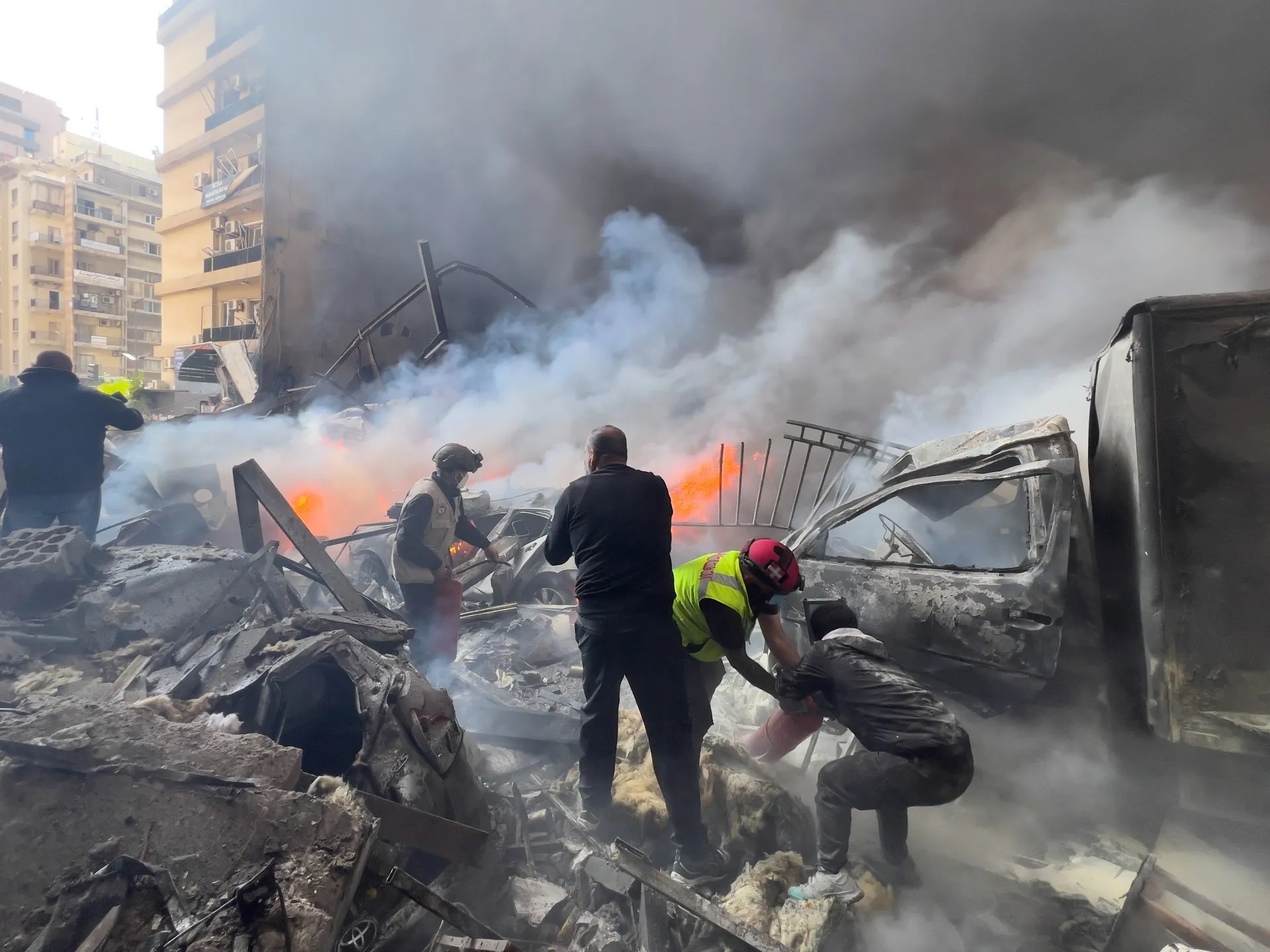 Israel bombardeză centrul Beirutului fără preaviz, în ciuda anunțului de încetare a focului: zeci de morți și sute de răniți