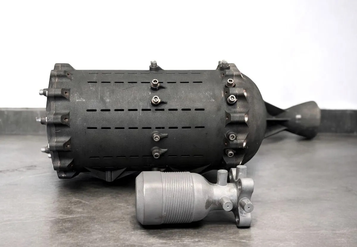 Acest fondator a contribuit la construirea celui mai puternic motor de rachetă al SpaceX. Acum construiește un „bombardier pentru orbită"