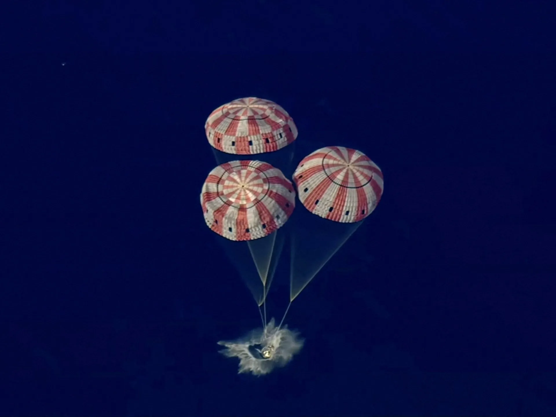 Misiune istorică reușită: Astronauții Artemis II au revenit pe Pământ după înconjurarea Lunii