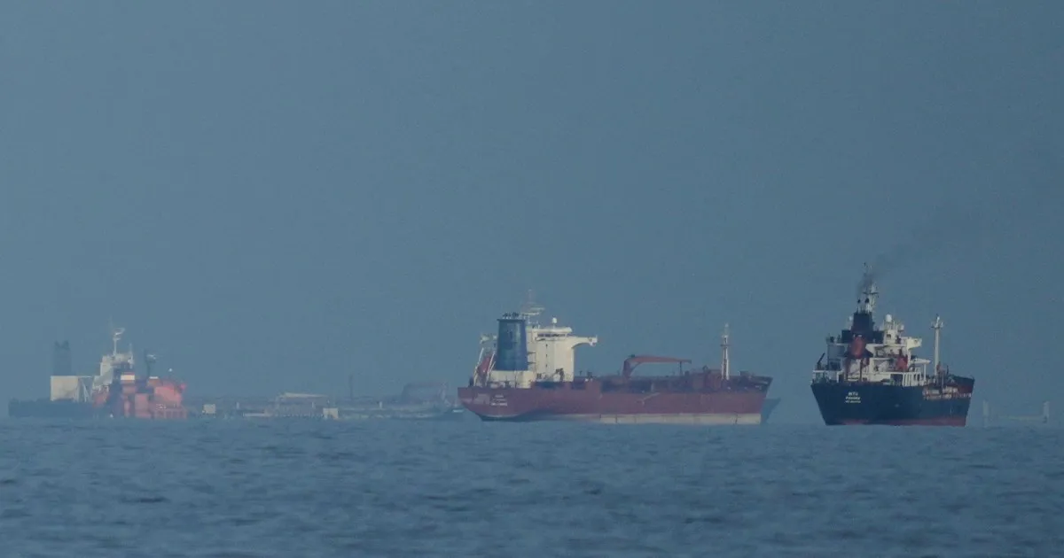 Prețurile petrolului explodează peste 103 dolari pe baril după ce SUA anunță blocada navală a Iranului