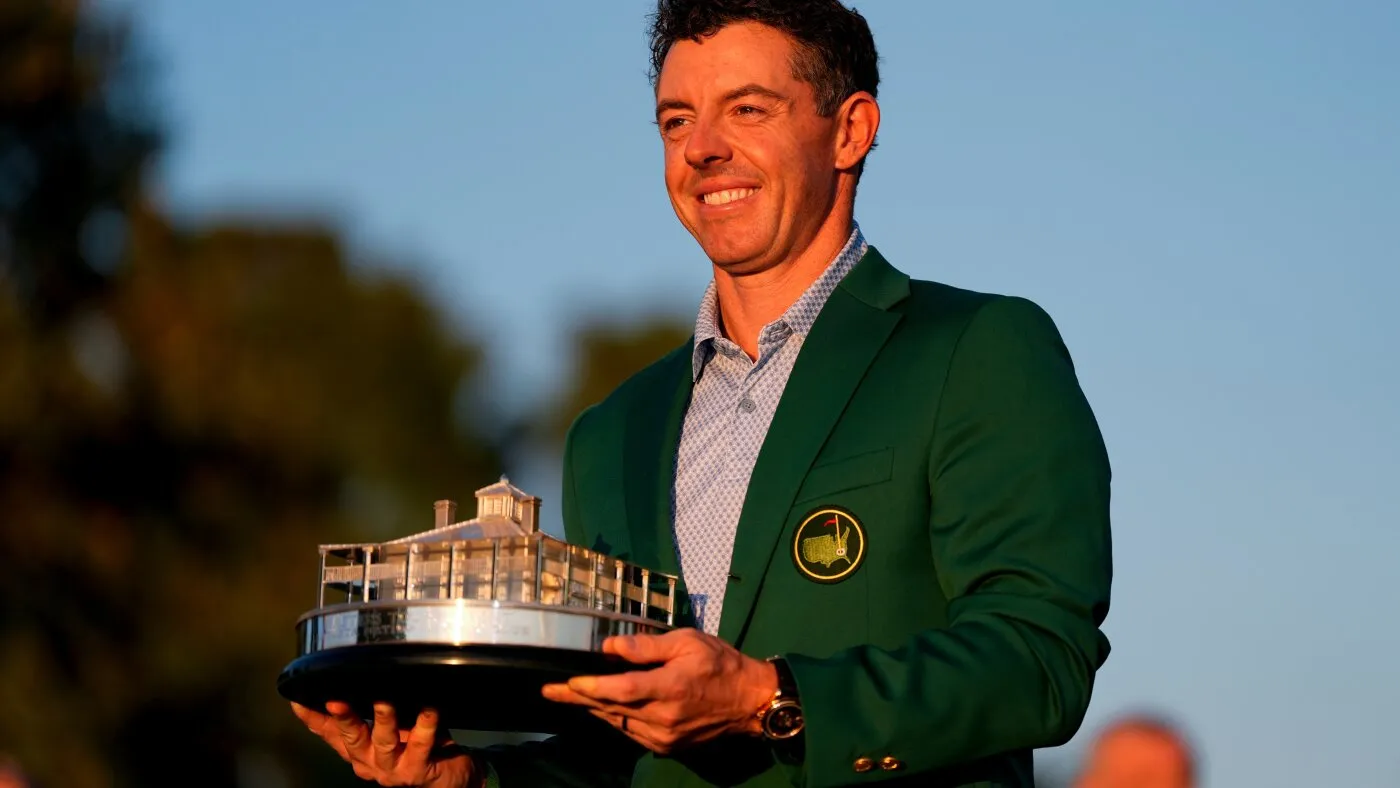 Rory McIlroy cucerește din nou Masters-ul și intră în istoria golfului