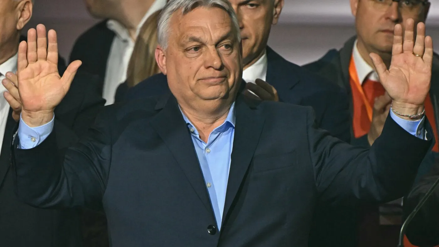 Trump anunță blocada porturilor iraniene. Și: Orbán pierde alegerile din Ungaria după 16 ani de domnie