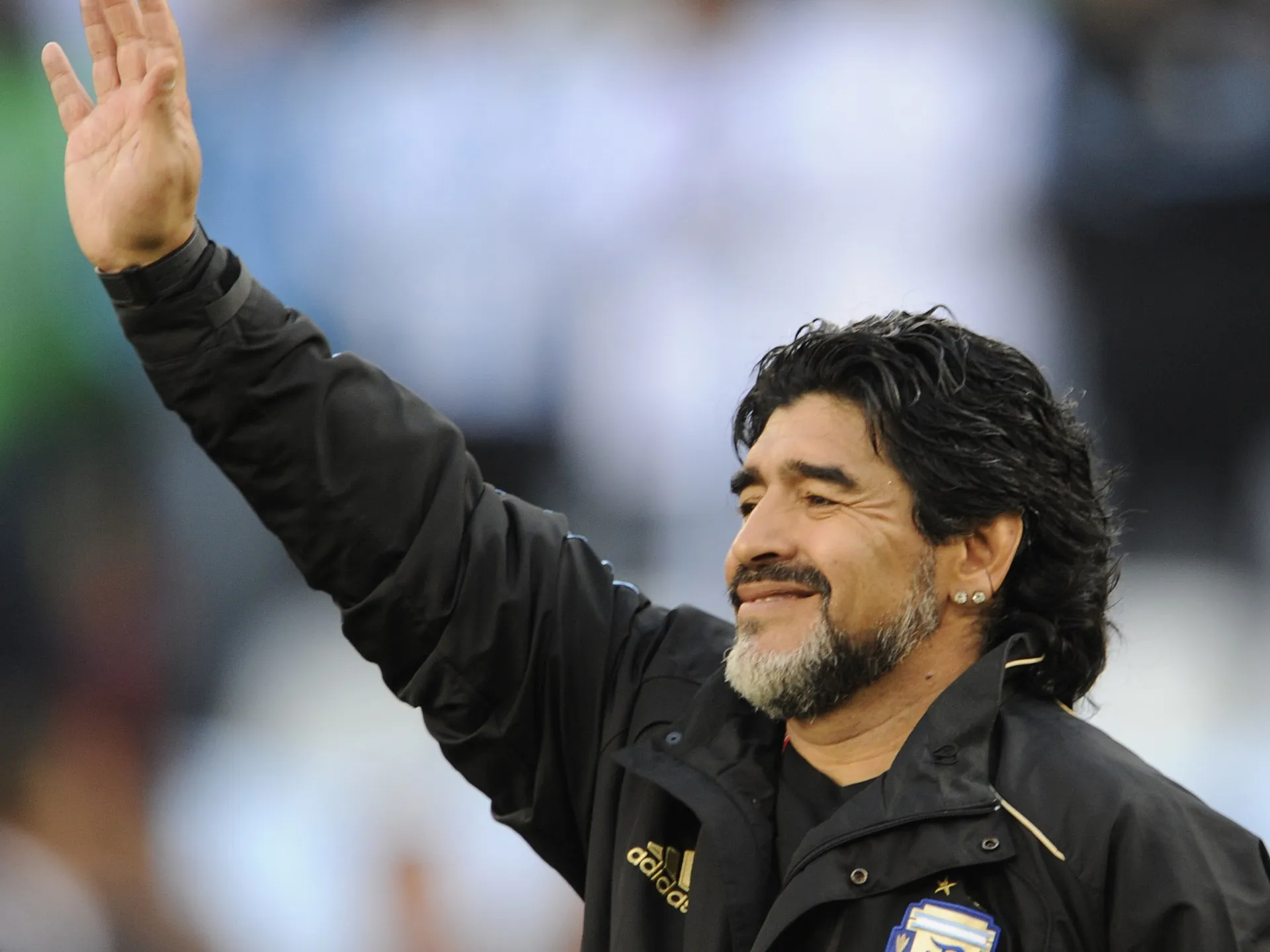 Începe un nou proces privind moartea legendei fotbalului Maradona în Argentina