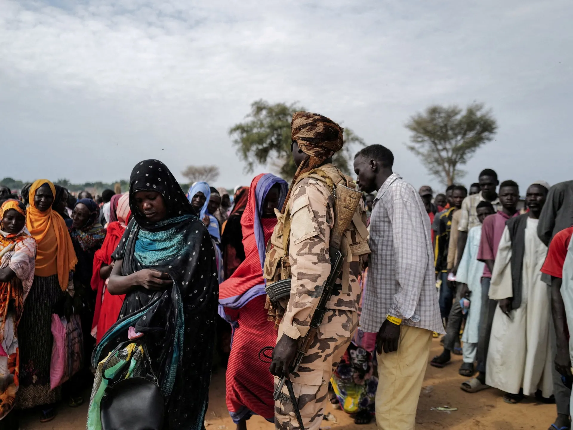 Dronele Devin Arma Preferată în Războiul din Sudan, în Timp ce Conflictul din Iran Agravează Catastrofa Umanitară