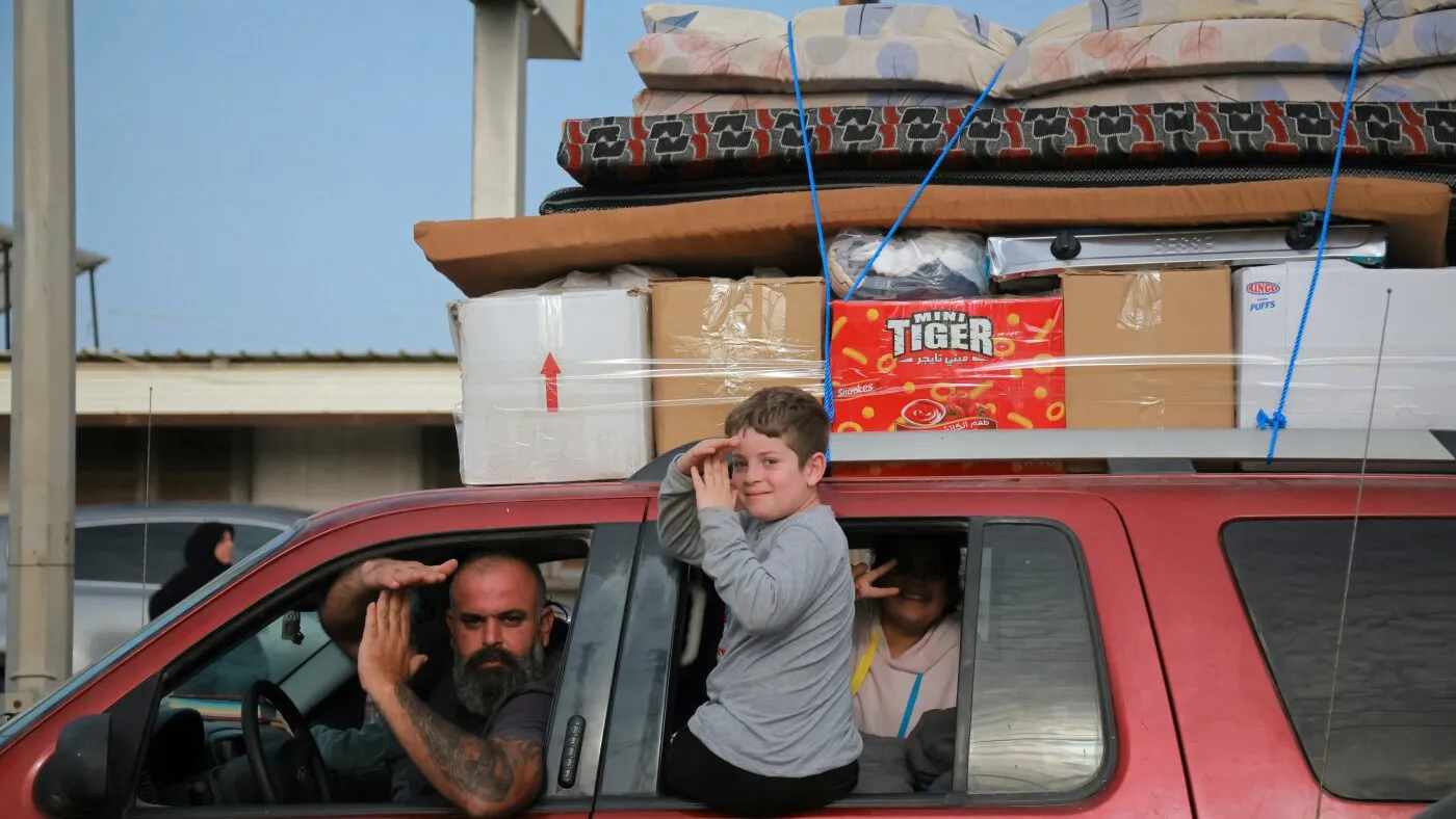 Strâmtoarea Hormuz se redeschide pentru navele comerciale, însă blocada navală americană asupra Iranului continuă