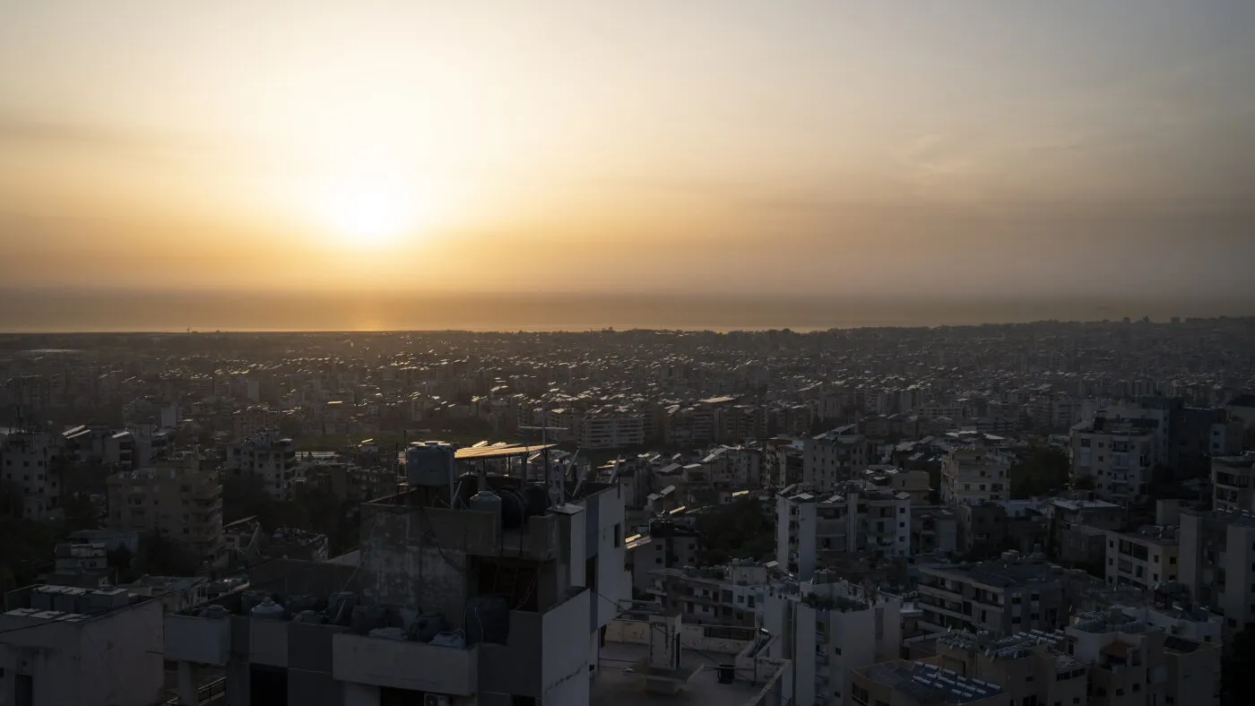 Israelul declanșează un armistițiu fragil în Liban. Trump numește un nou director la CDC