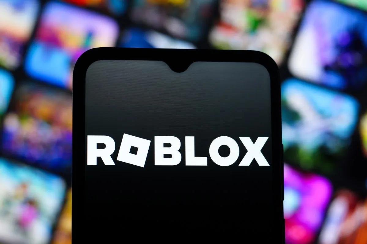 Roblox își îmbunătățește asistentul AI cu instrumente agentice pentru planificarea, construirea și testarea jocurilor
