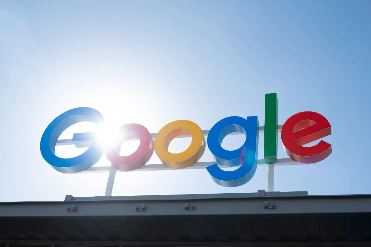 Google stabilește un nou record în combaterea reclamelor nocive: 8,3 miliarde de anunțuri blocate în 2025, grație inteligenței artificiale