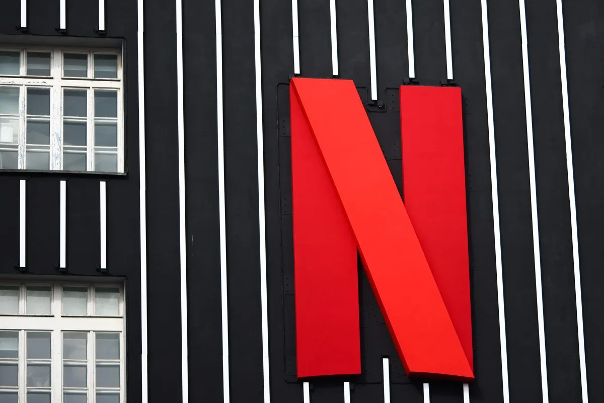Netflix se pregătește să lanseze un feed video vertical inspirat de TikTok și să integreze inteligența artificială în recomandări și creație de conținut