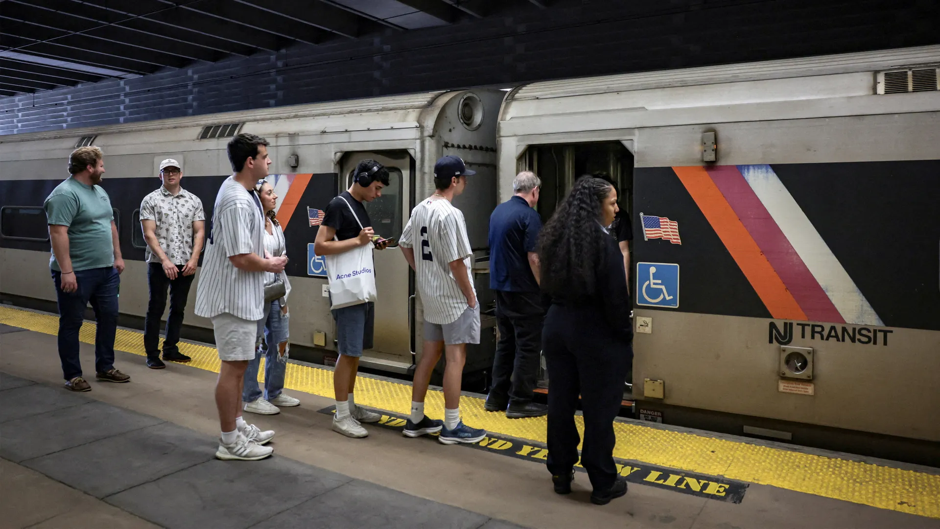 New Jersey anunță bilete de tranzit de 150 de dolari pentru a ajunge la Cupa Mondială: Critici și controverse privind prețurile exagerate