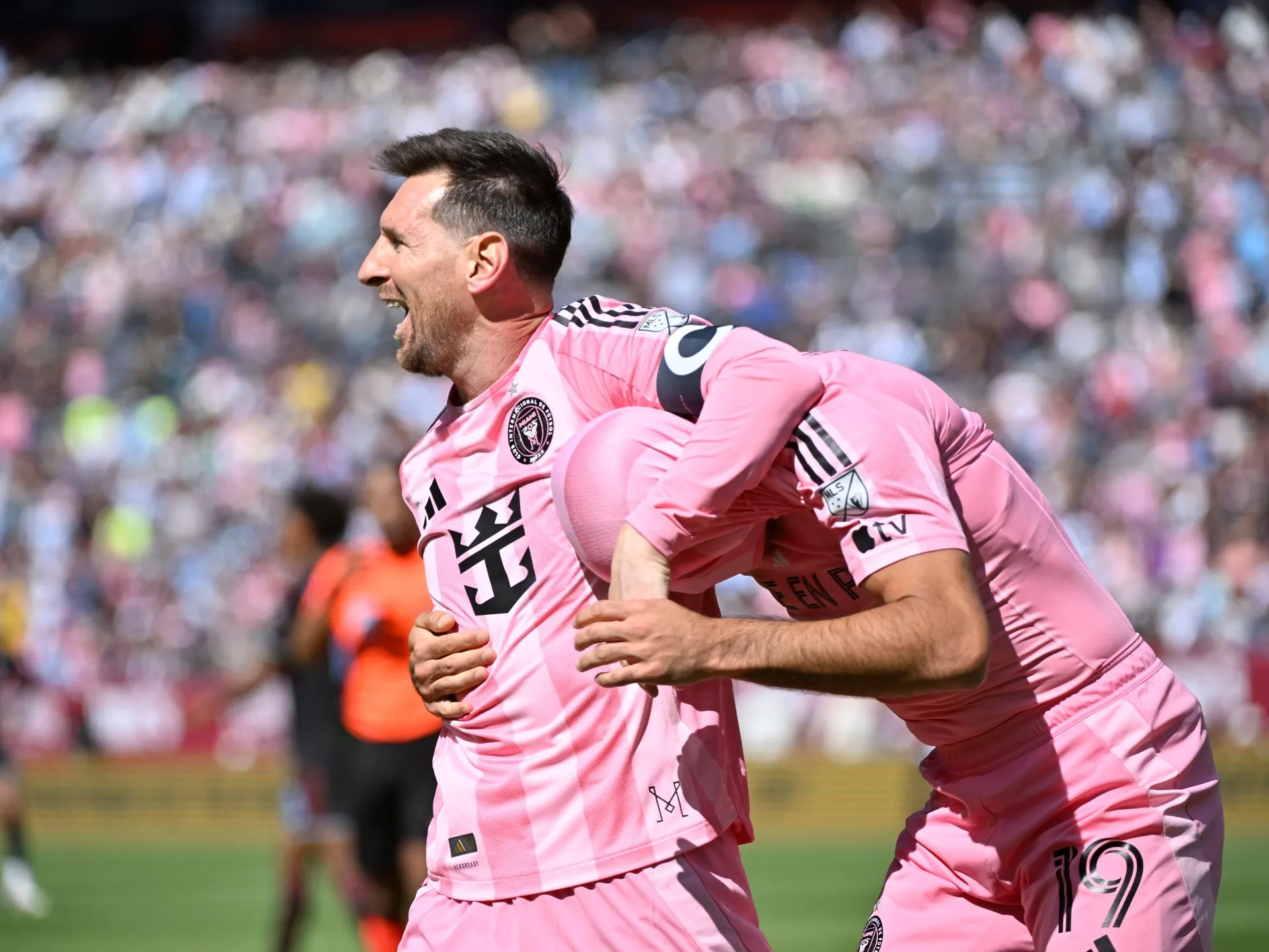 Lionel Messi înscrie o dublă spectaculoasă și conduce Inter Miami spre o victorie dramatică împotriva celor de la Colorado Rapids în MLS