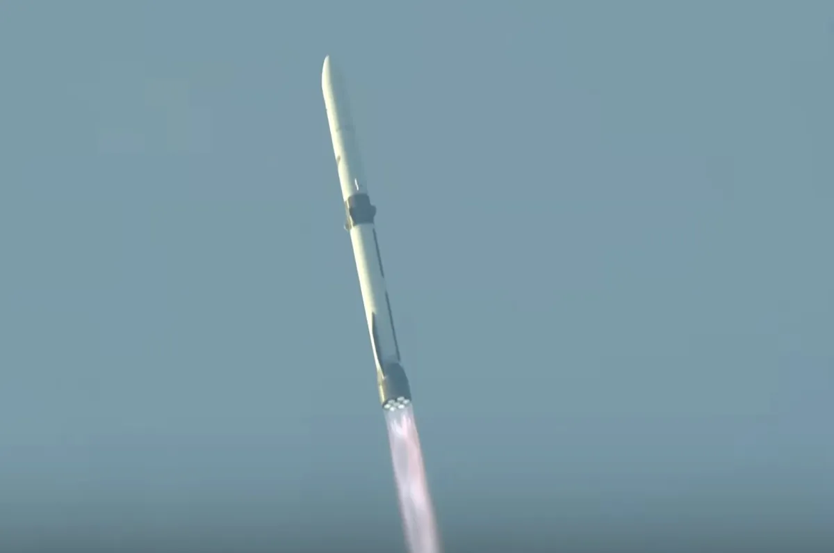 Blue Origin reusează cu succes o rachetă New Glenn pentru prima dată în istorie