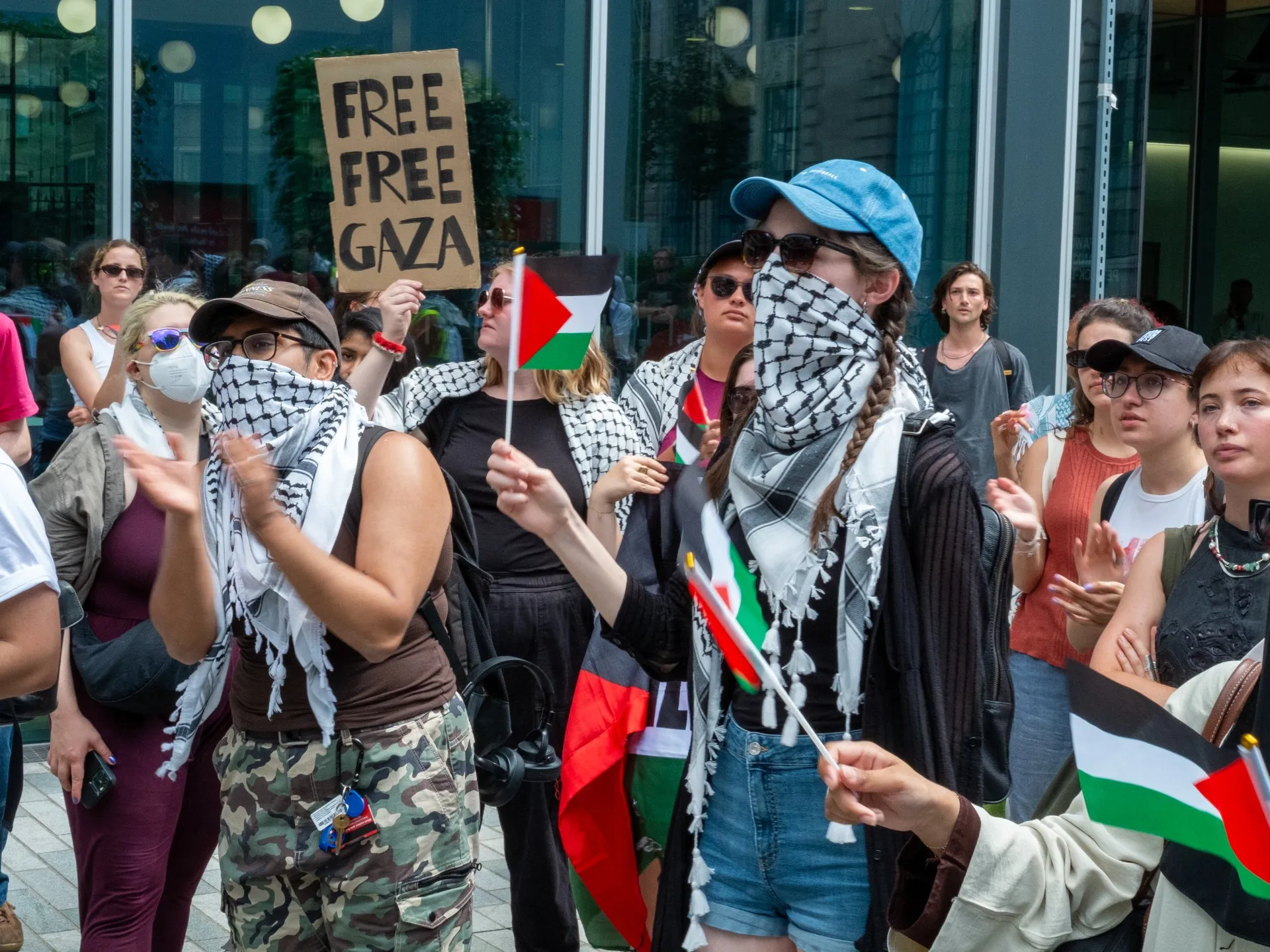 Universitățile britanice au plătit o firmă de securitate pentru a „înjepări” studenții pro-Palestina