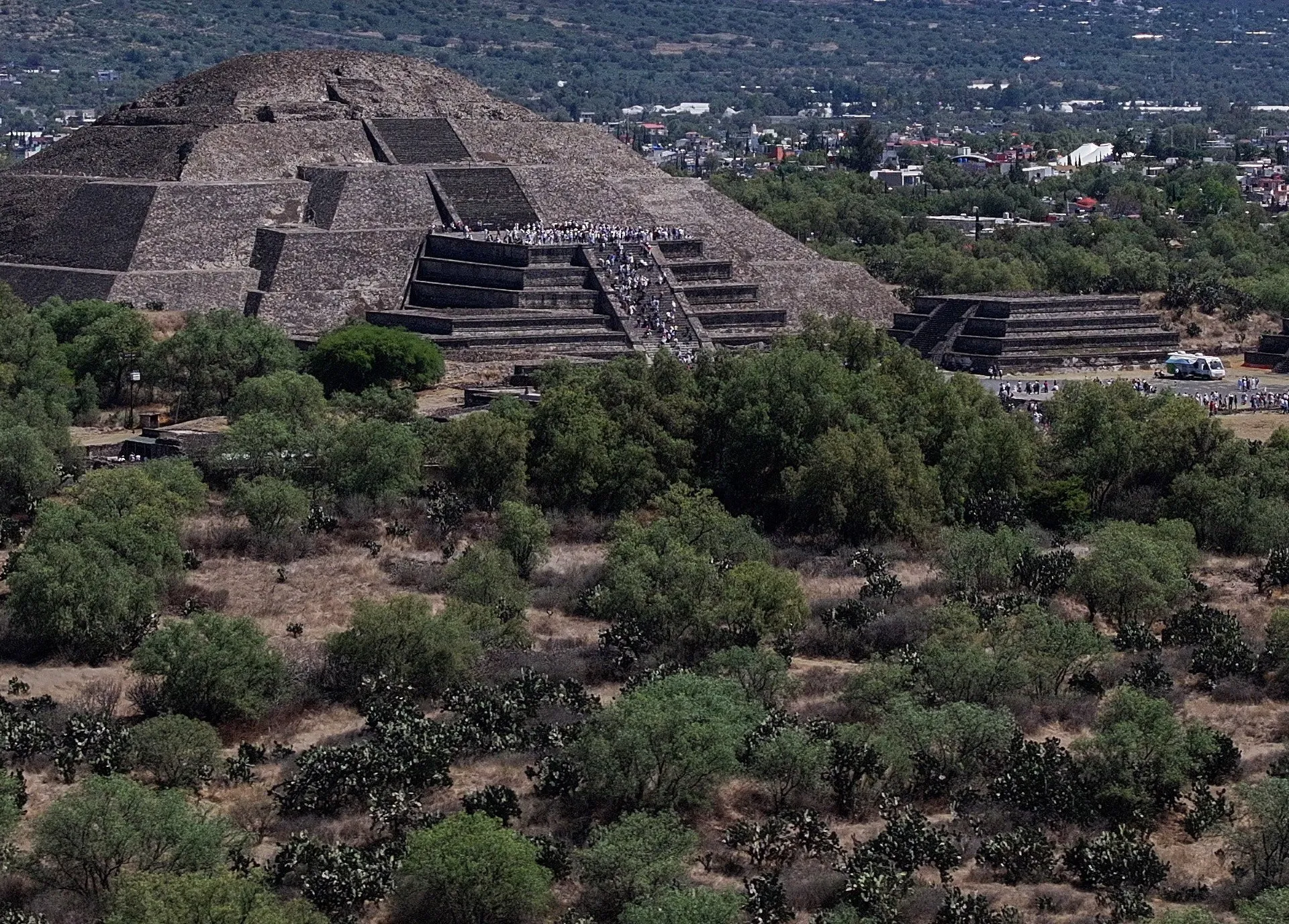 Tânărul canadian ucis și șase persoane rănite într-un atac armat la piramidele Teotihuacan din Mexic