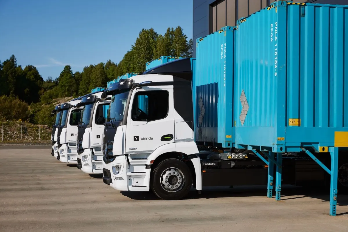 Amazon partenează cu startupul suedez Einride pentru a adăuga 75 de camioane electrice în rețeaua sa de transport Relay