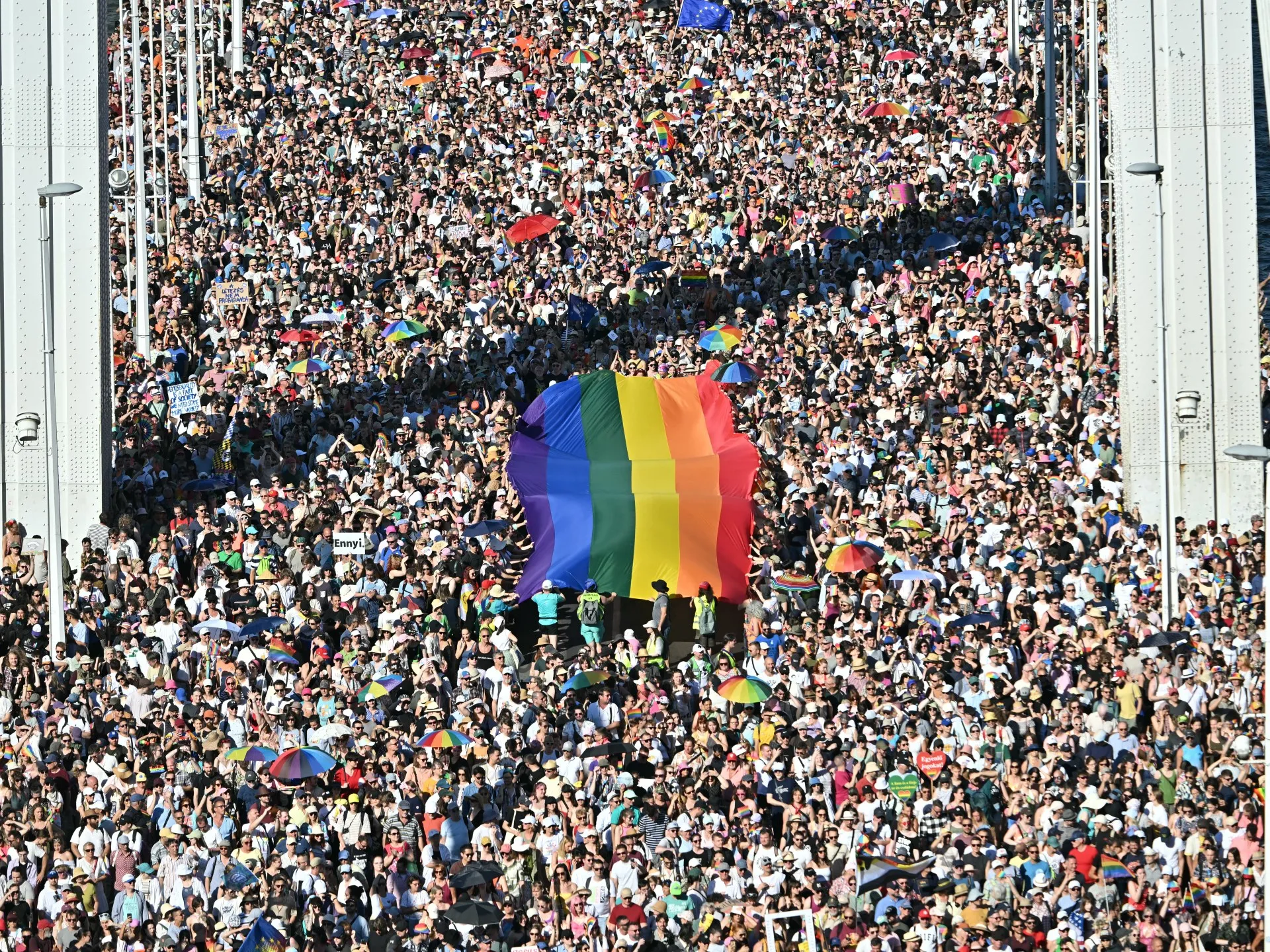 Curtea de Justiție a Uniunii Europene a decis că legea anti-LGBTQ din Ungaria violează drepturile omului și principiile Uniunii