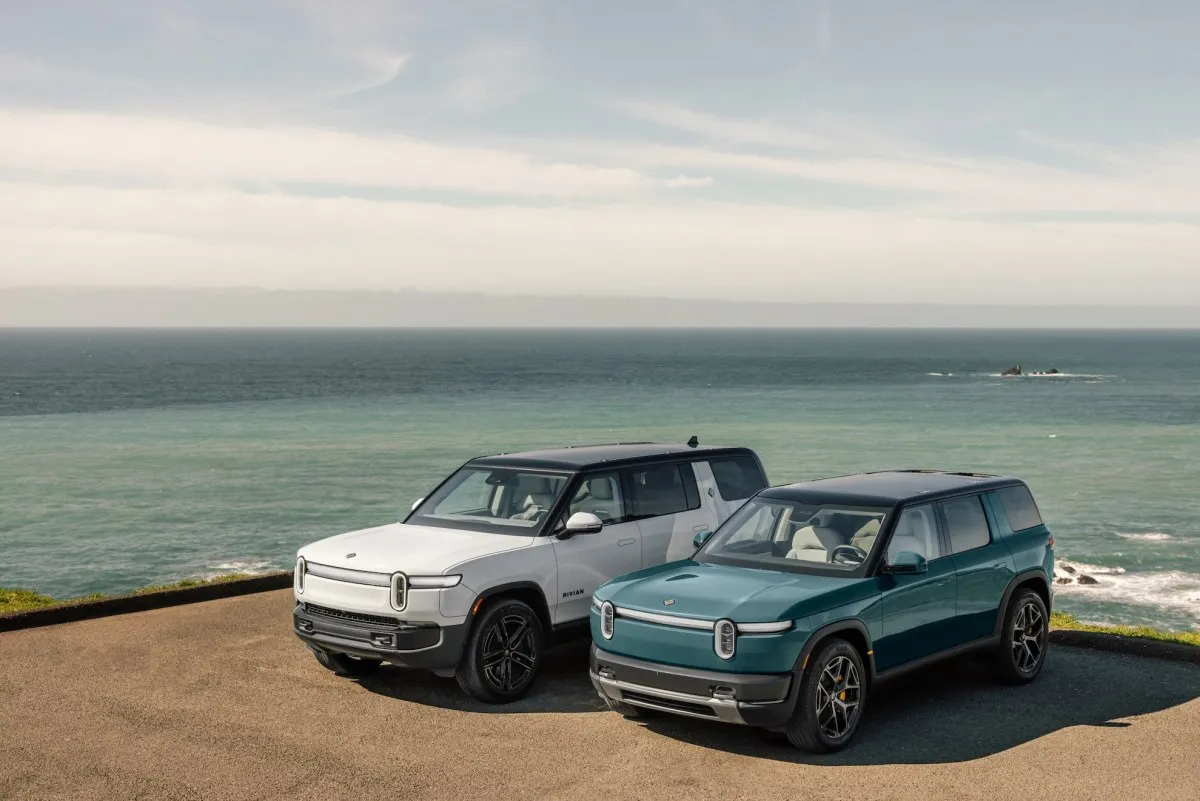Rivian R2 a intrat în producție, chiar și după ce o tornadă a afectat fabrică: „Nu așteptăm întârzieri”