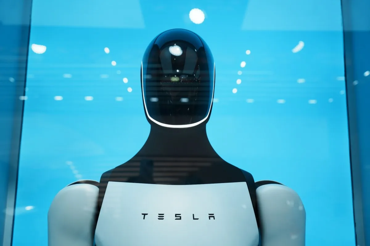 Tesla crește cheltuielile de capital la 25 de miliarde de dolari în 2026: unde merg banii și ce înseamnă pentru viitorul companiei
