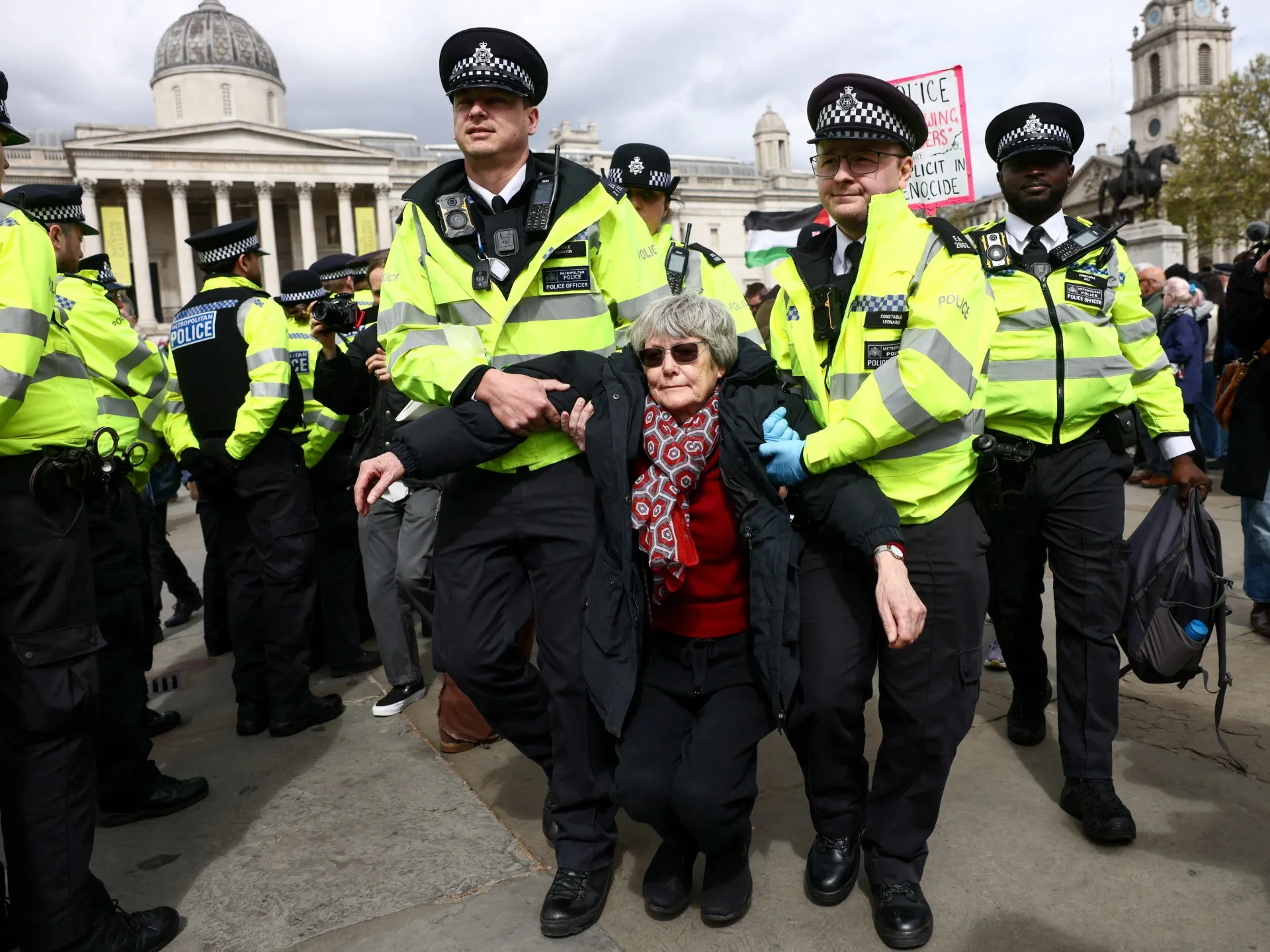 Sally Rooney, Greta Thunberg și alte 130 de personalități publice susțin Palestina Action în fața judecăturii britanice