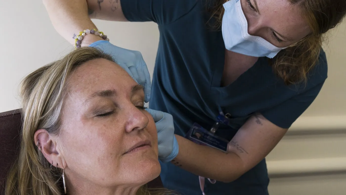 Planned Parenthood folosește Botox pentru a supraviețui la tăieri federale: o strategie controversată de supraviețuire financiară