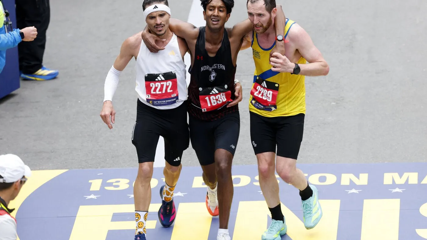 O lecție de umanitate la Maratonul din Boston: când ajutorul devine cel mai mare victor