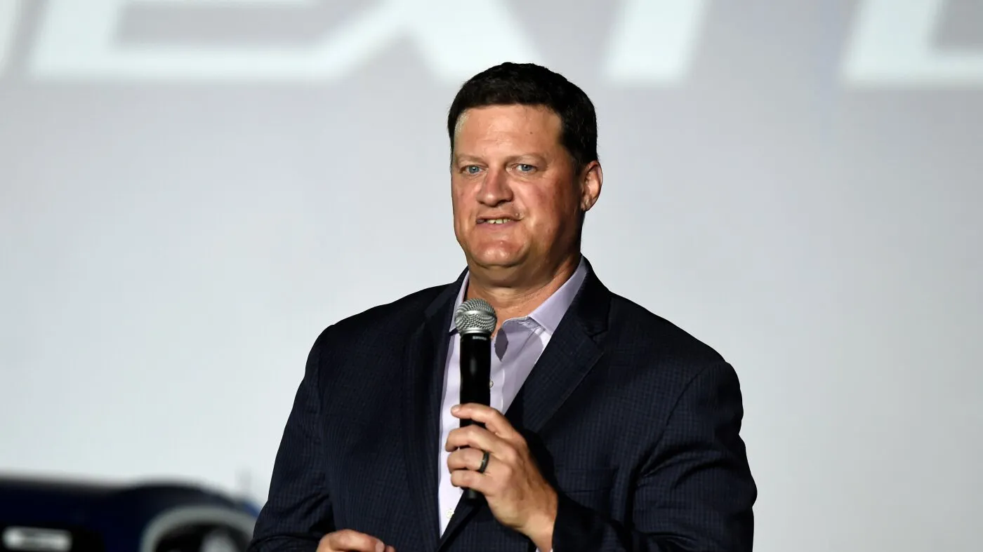 Noul CEO Steve O'Donnell promite să unașeze NASCAR și să-l întoarcă pe distractie