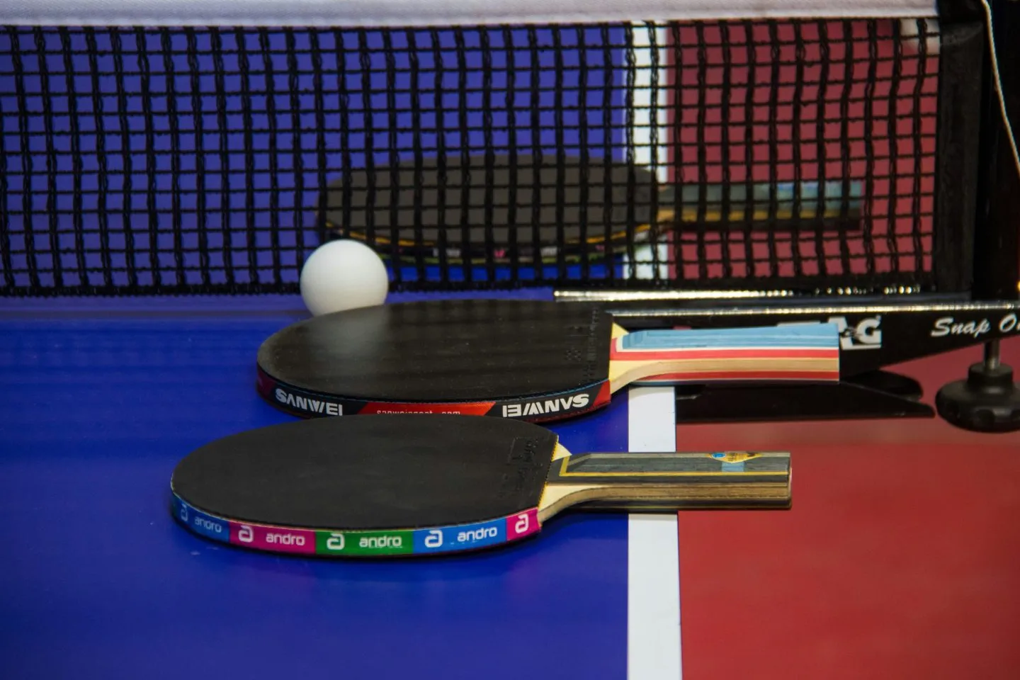 Robotul Sony AI învinge jucători umani la tenis de masă și câștigă maratonul de la Beijing