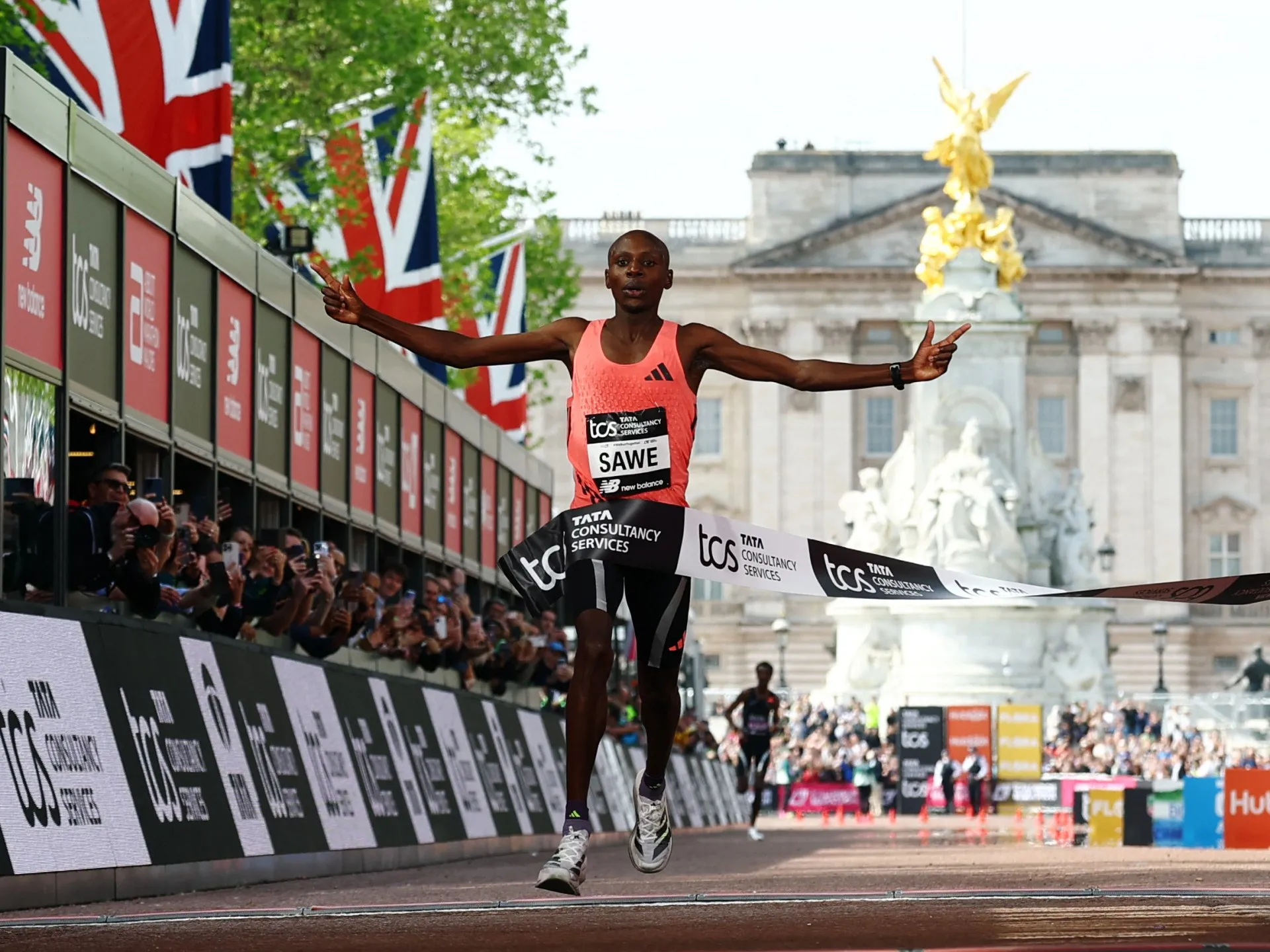 Sabastian Sawe spulberă bariera celor două ore la maratonul de la Londra