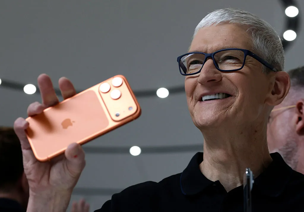 Ce a construit Tim Cook: Moștenirea unui CEO operațional și provocările pentru succesorul său