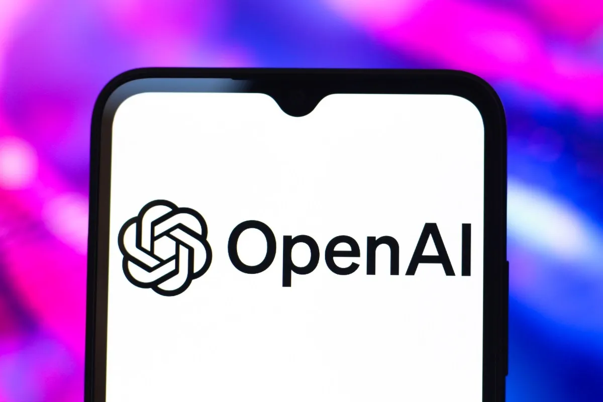OpenAI ar putea lansa un telefon cu agenți AI care înlocuiesc aplicațiile
