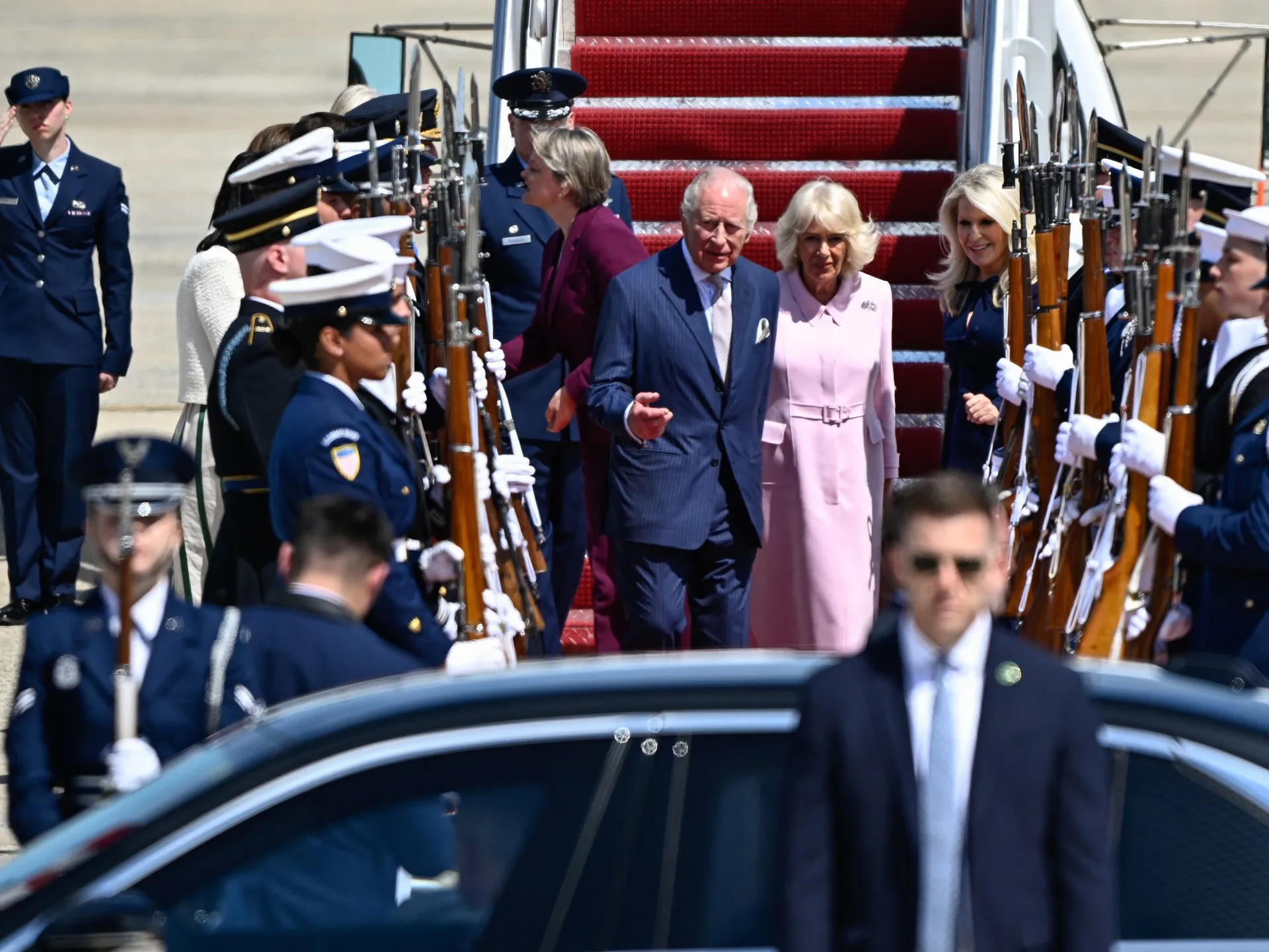 Regele Charles și Regina Camilla sosesc în SUA pentru o vizită de stat de mare importanță
