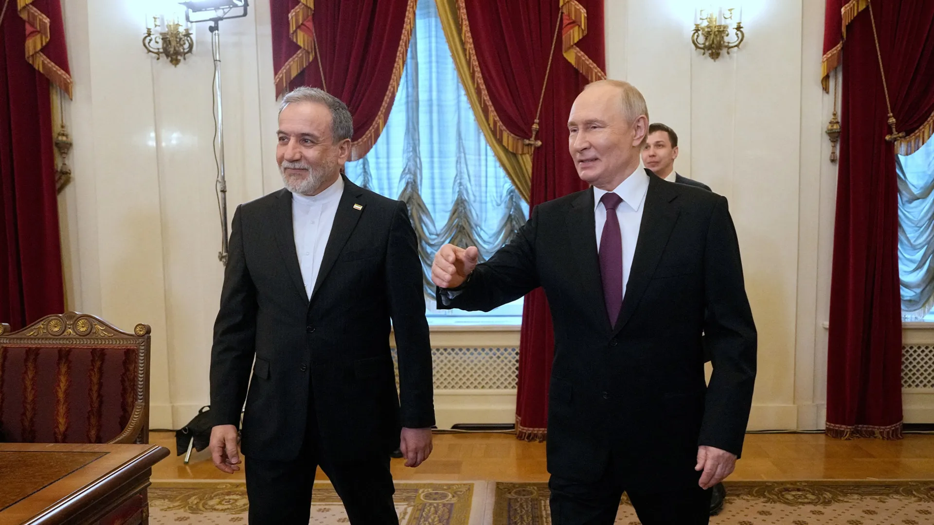 Iranul și SUA: O nouă rundă de negocieri prin intermediul Rusiei