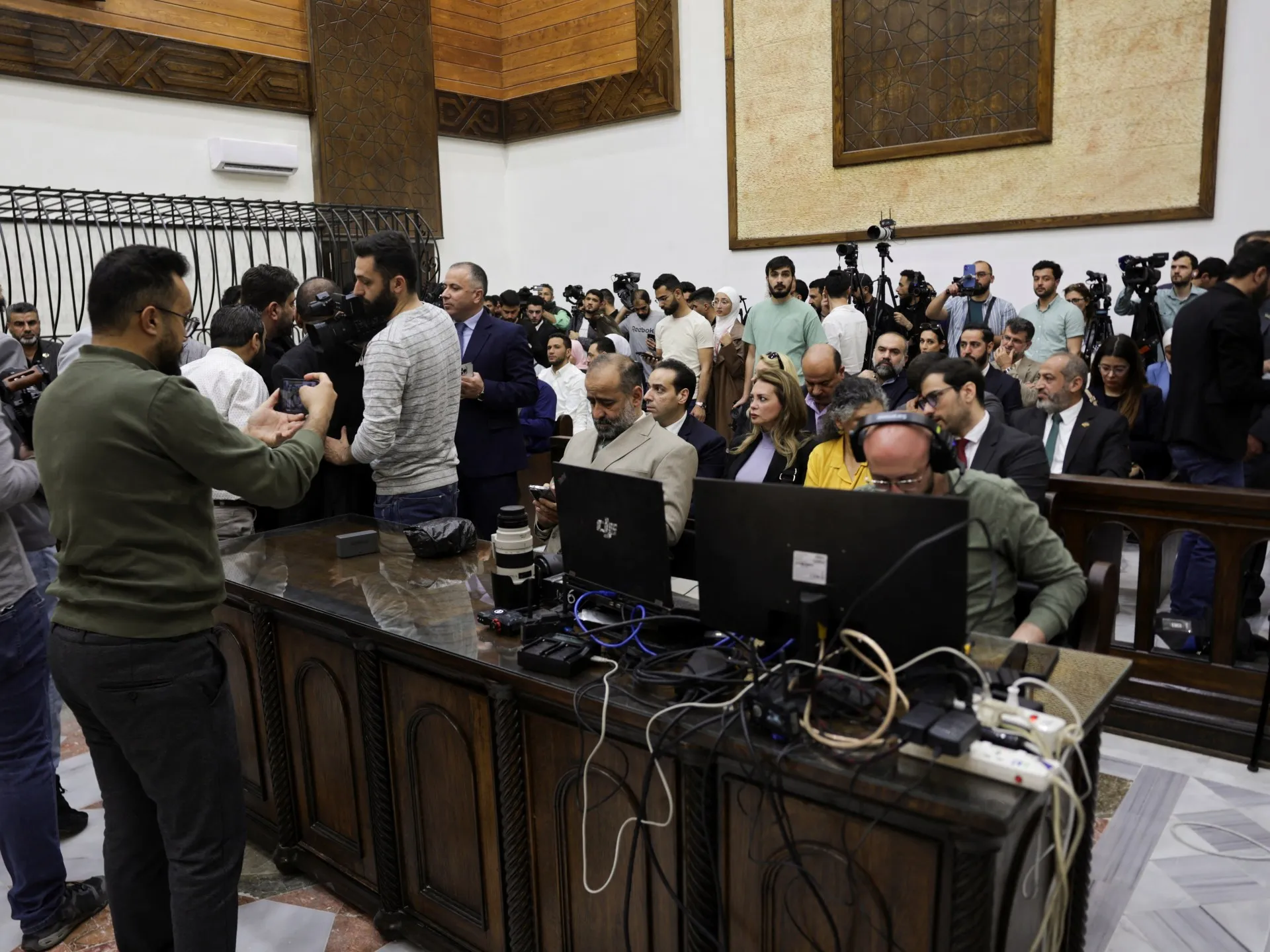 De la exil la judecător: Simbolismul procesului lui Assad și al foștilor oficiali în Siria