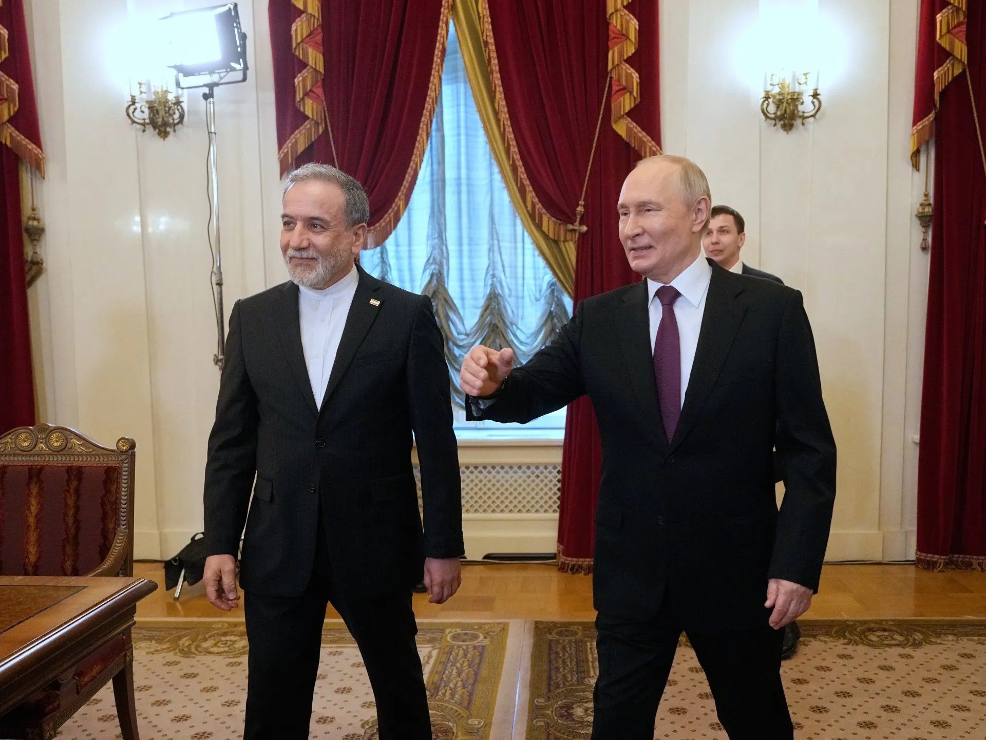 Poate Rusia să devină ancora economică a Iranului în timpul blocadei din Strâmtoarea Hormuz?