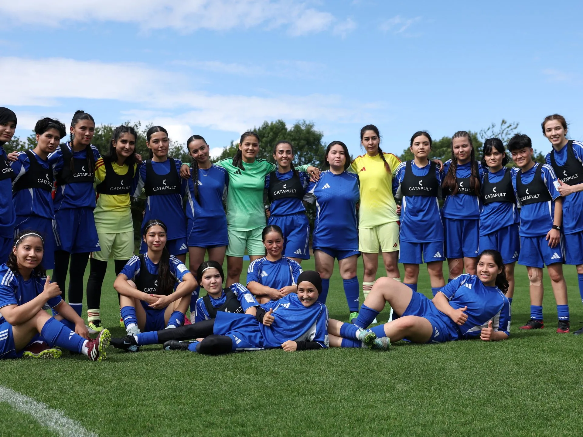 Echipa de fotbal feminin a refugiatelor afgane, autorizată să participe la turneele FIFA